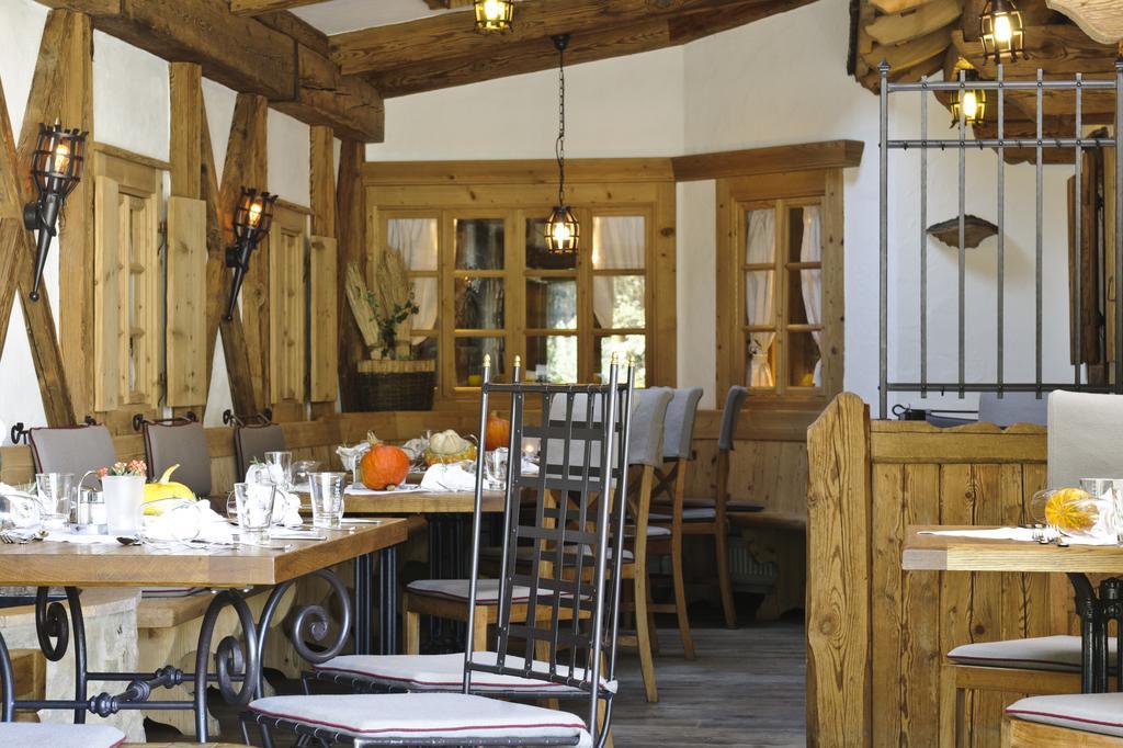 Hotel Gasthof Perauer Майрхофен Экстерьер фото
