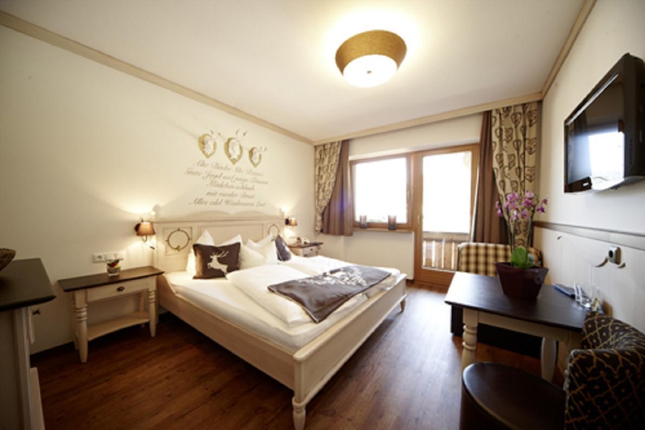 Hotel Gasthof Perauer Майрхофен Экстерьер фото